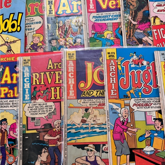 VINTAGE Archie Comic Books - Picture 6 of 8